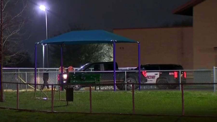 Shooting kills at least four in Texas
